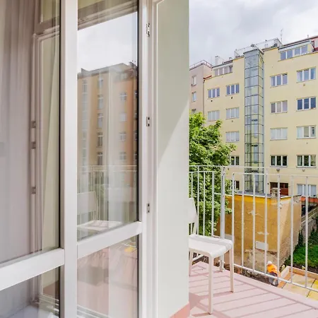 Blueground Nusle Balcony Nr Vysehrad Prg-67 Prag