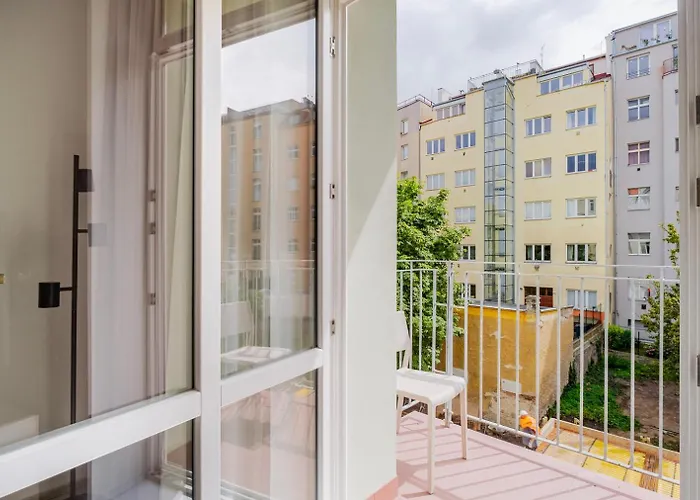 Blueground Nusle Balcony Nr Vysehrad Prg-67 Praga